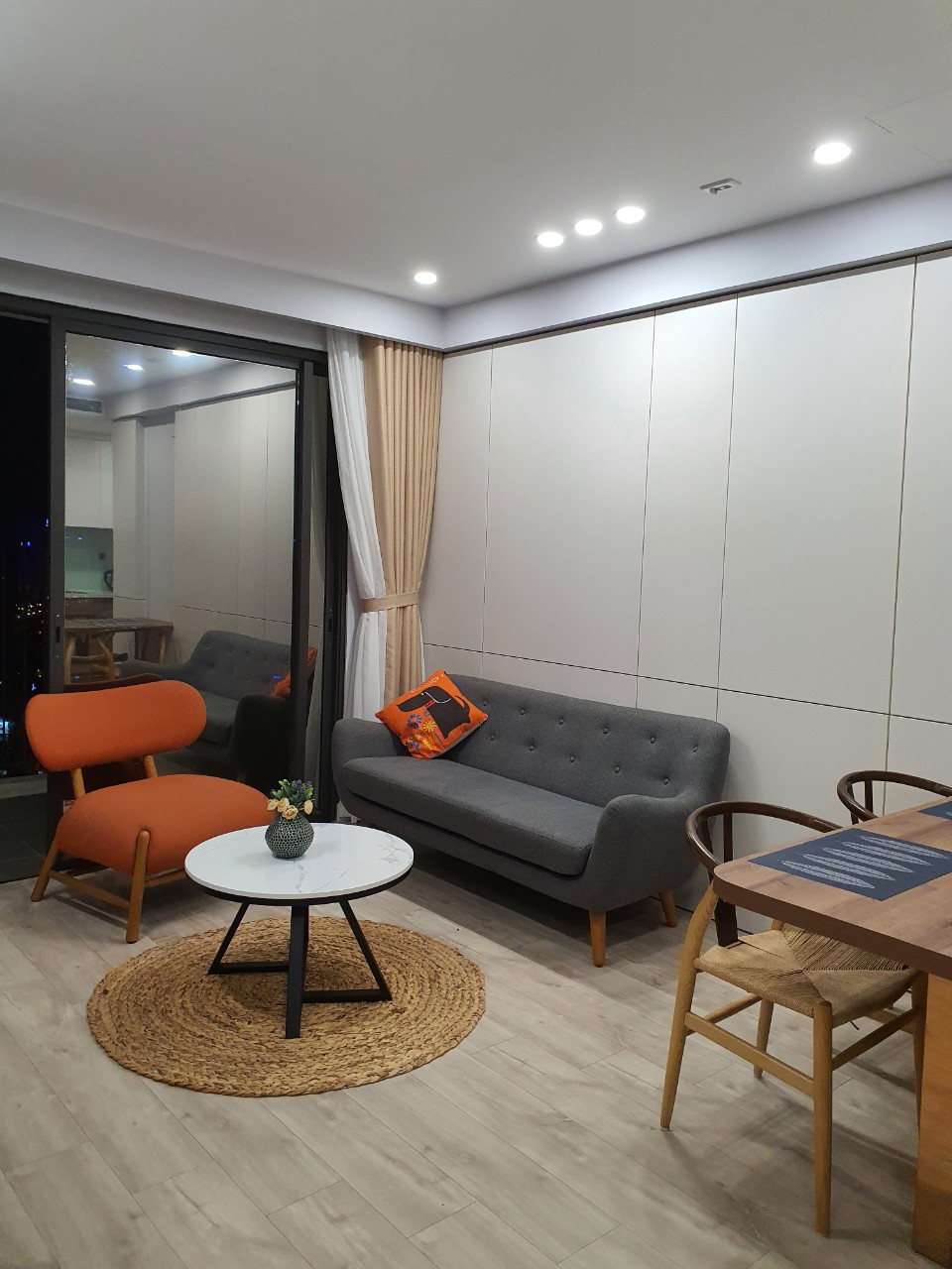 Vinhomes D'Capitale - Bán căn 2 phòng ngủ 2WC 76m2 tòa C7 view thành phố