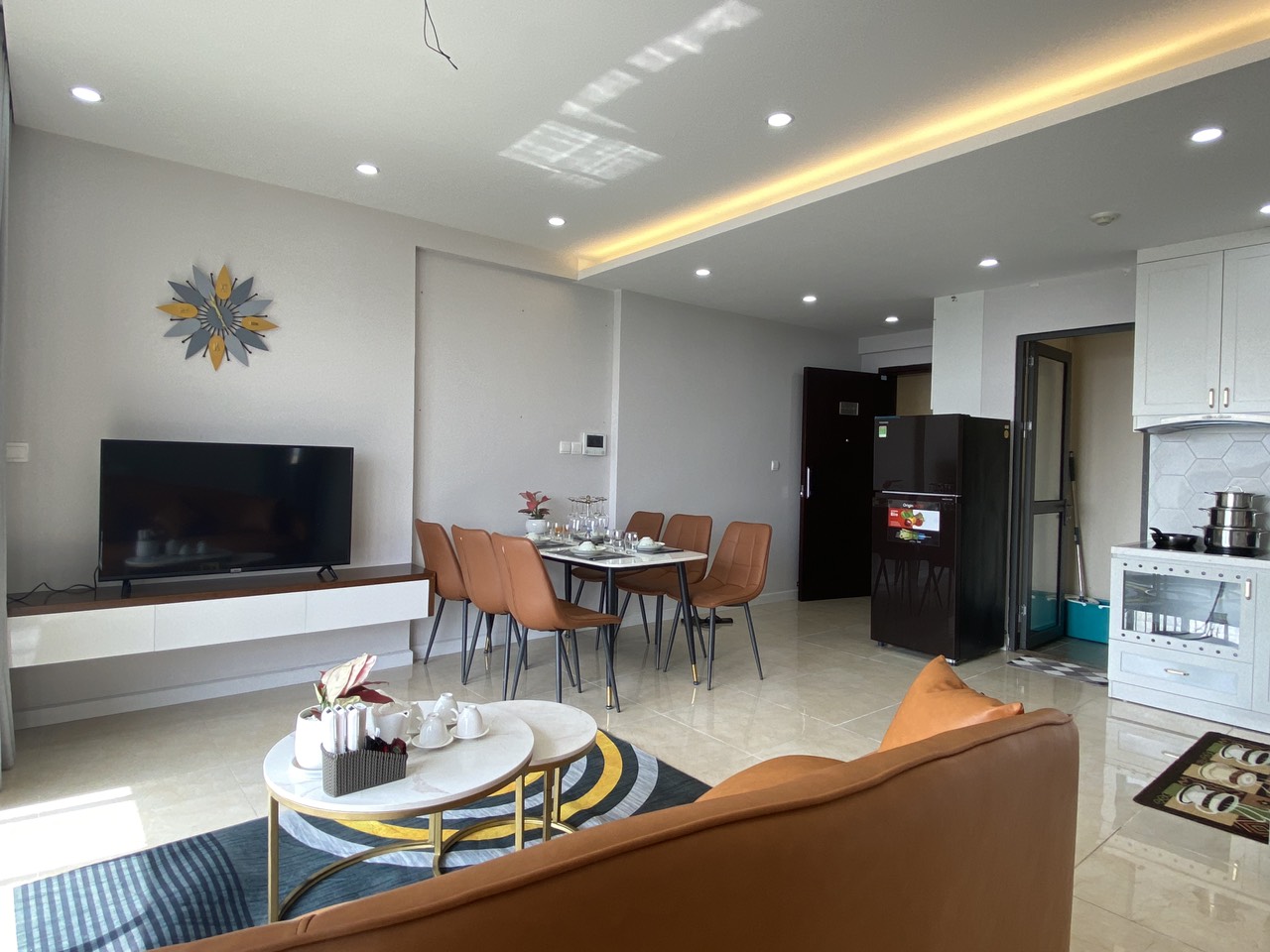 Vinhomes D'capitale - Homestay căn 3 phòng ngủ 95m2 view hồ