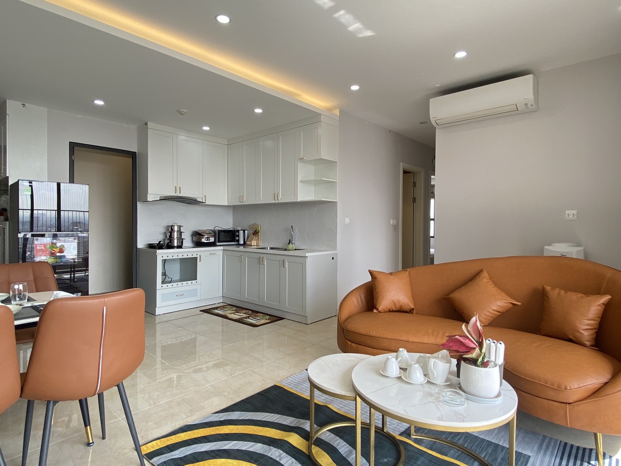 Vinhomes D'capitale - Homestay căn 3 phòng ngủ 95m2 view hồ