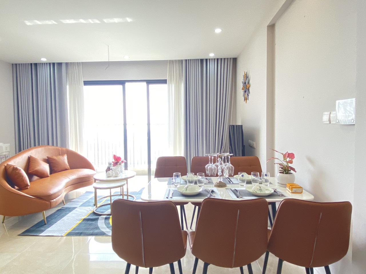 Vinhomes D'capitale - Homestay căn 3 phòng ngủ 95m2 view hồ