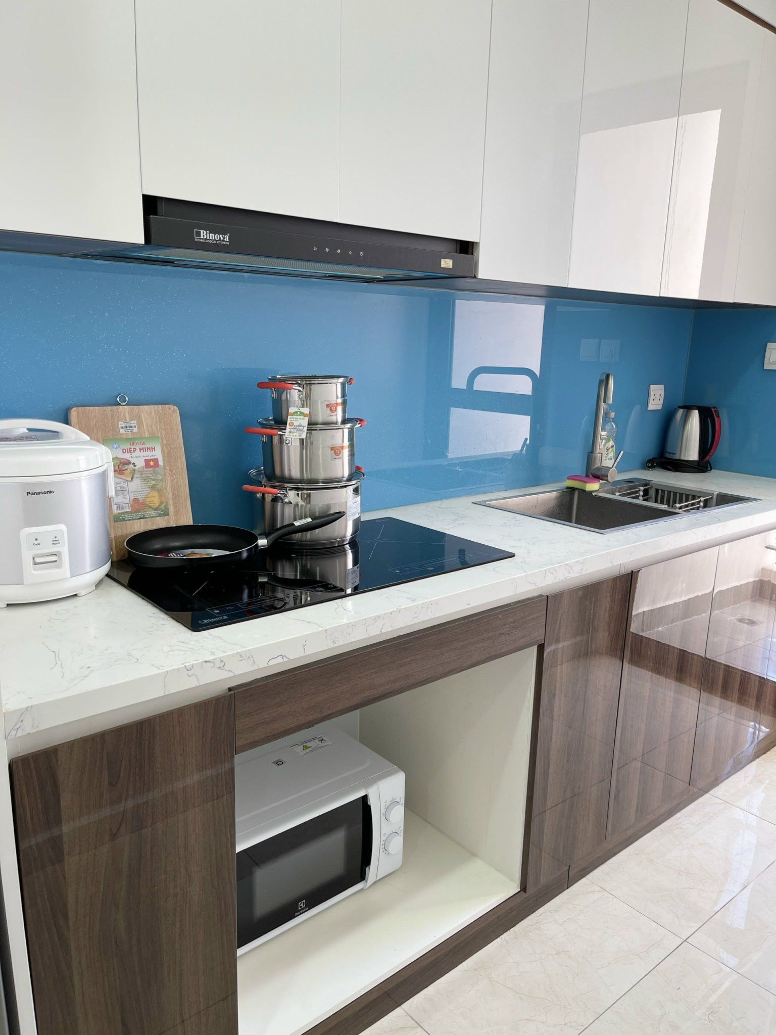 Vinhomes D'Capitale - Căn homestay 2 phòng ngủ 2WC đầy đủ nội thất giá 1,5 triệu/ đêm